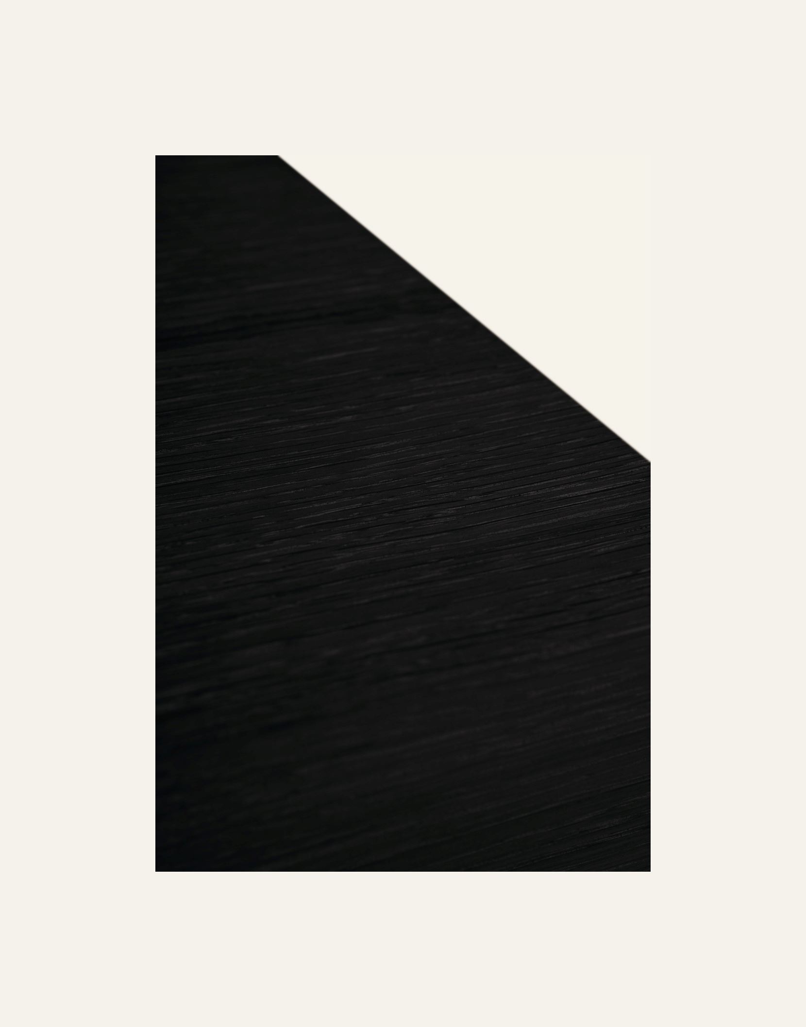 Sivupöytä musta - 2