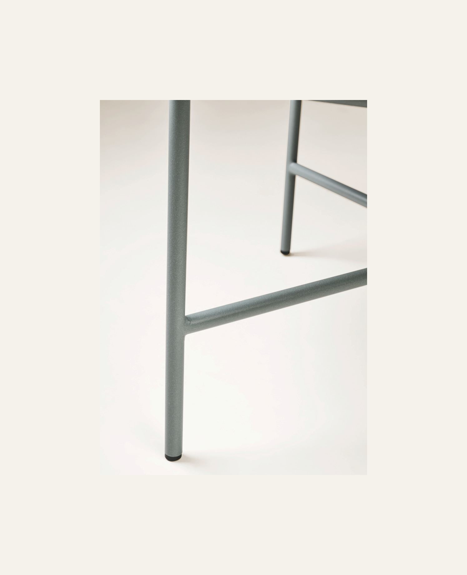 Puutarhapöytä harmaanvihreä - 5