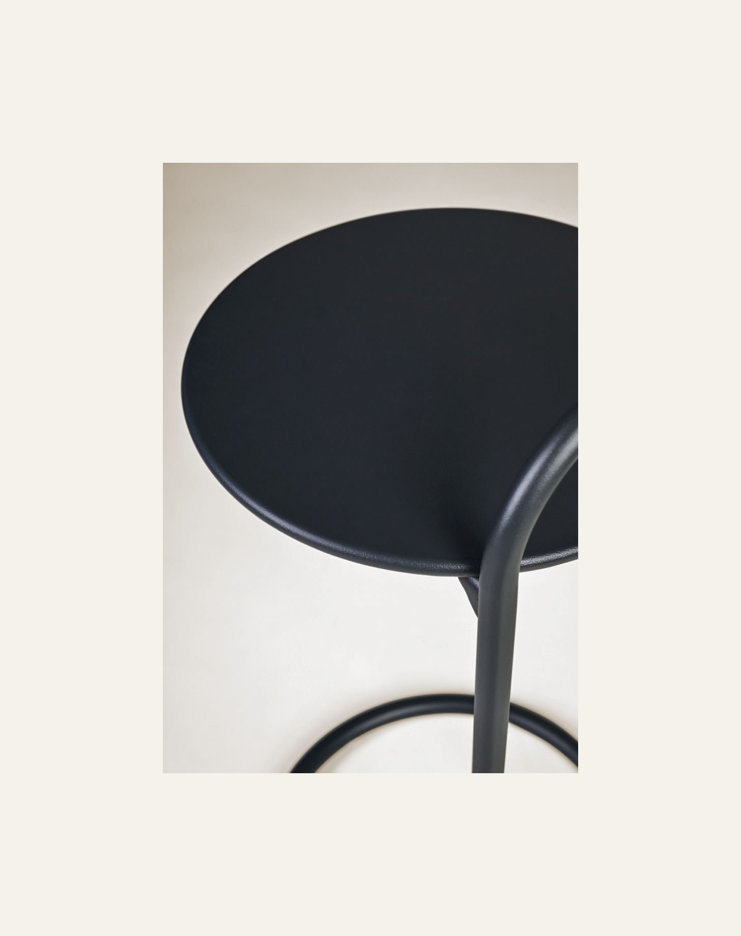 Sivupöytä musta - 4