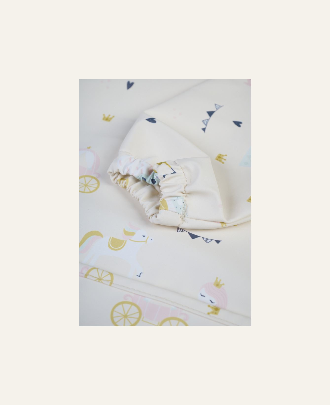 Hihallinen ruokalappu vaalean beige - 2