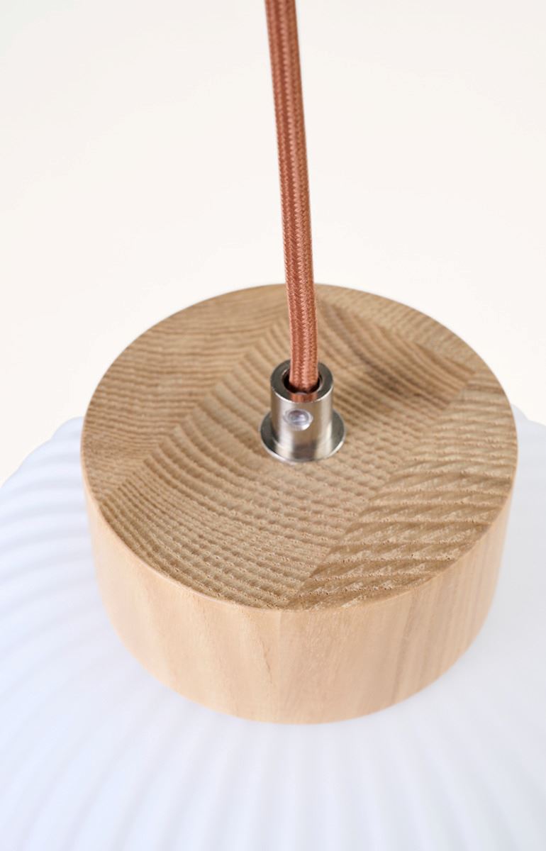 Kattovalaisin luonnonväri - 4