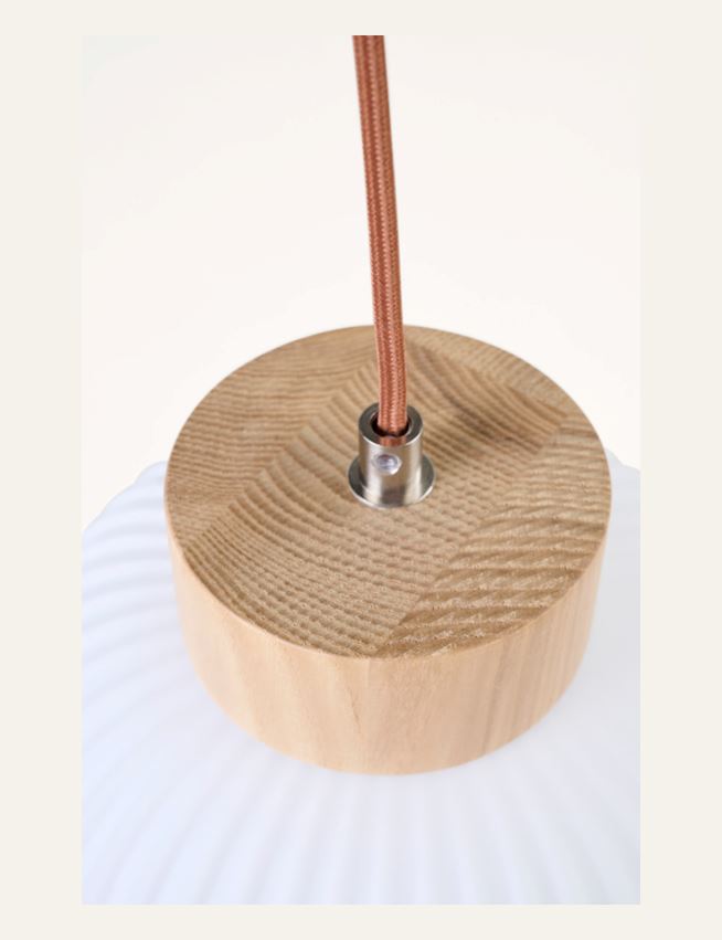 Kattovalaisin luonnonväri - 4