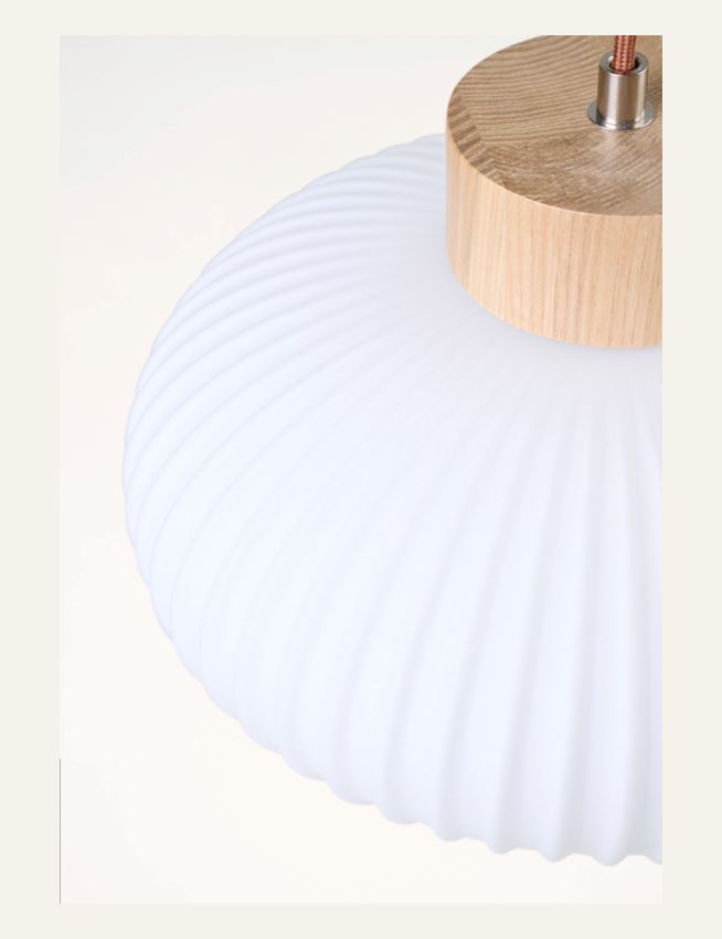 Kattovalaisin luonnonväri - 6