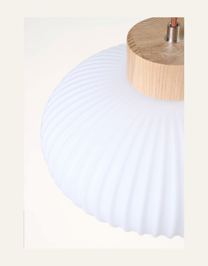 Kattovalaisin luonnonväri - 6