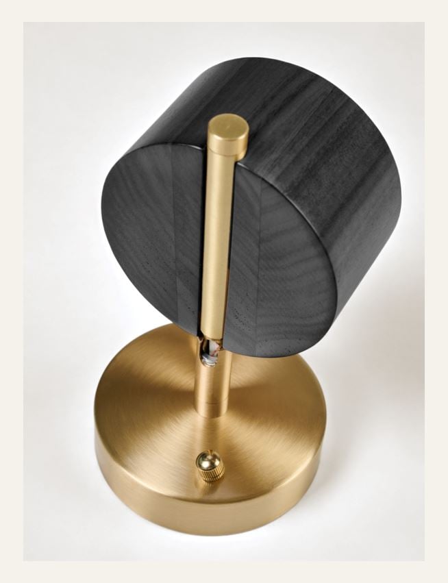 Seinälamppu musta - 3