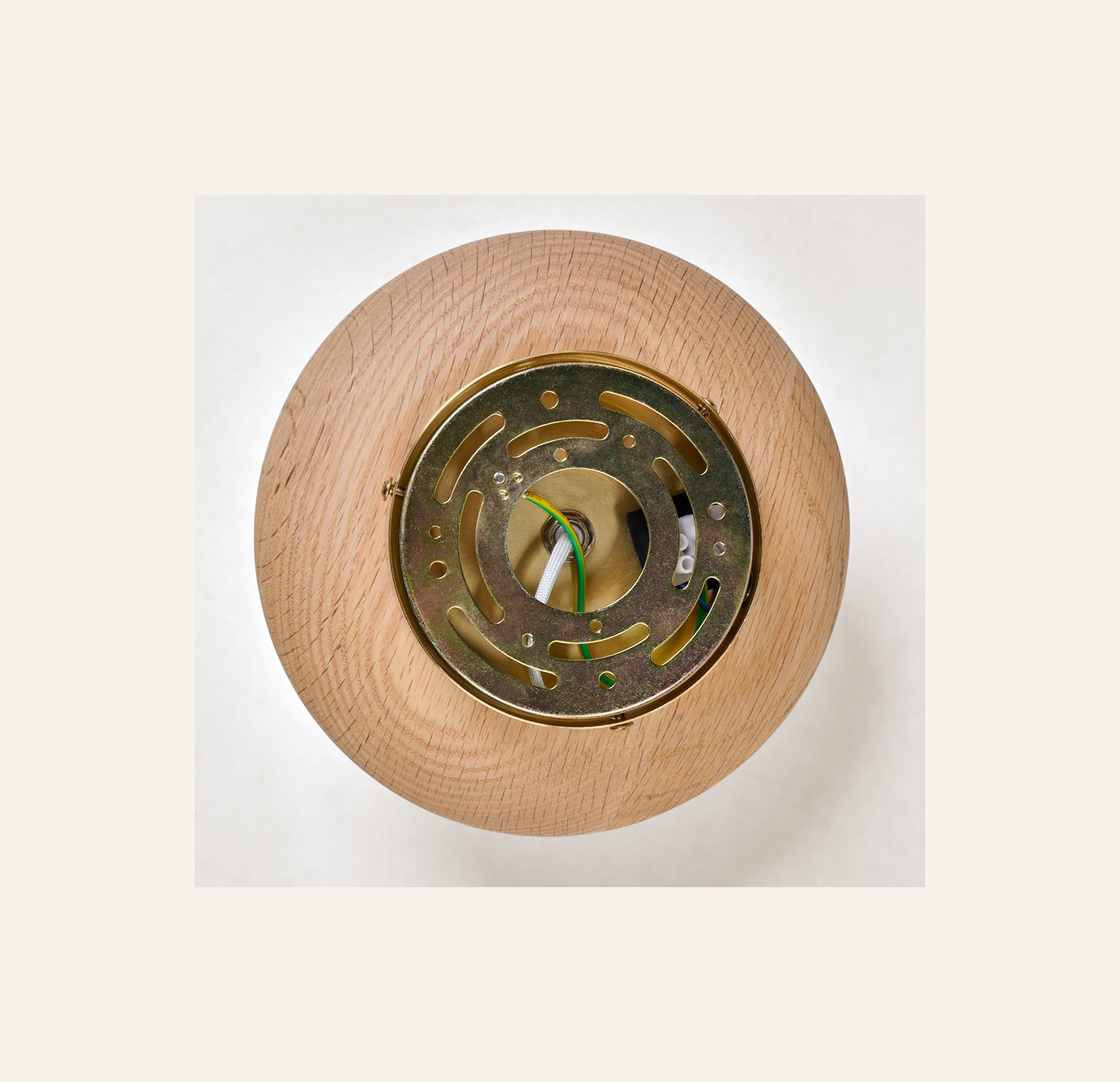 Seinälamppu luonnonväri - 7