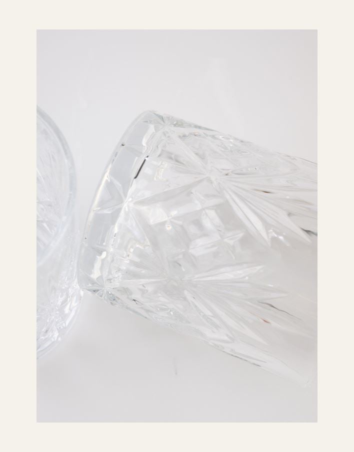 Lasi läpikuultava - 2