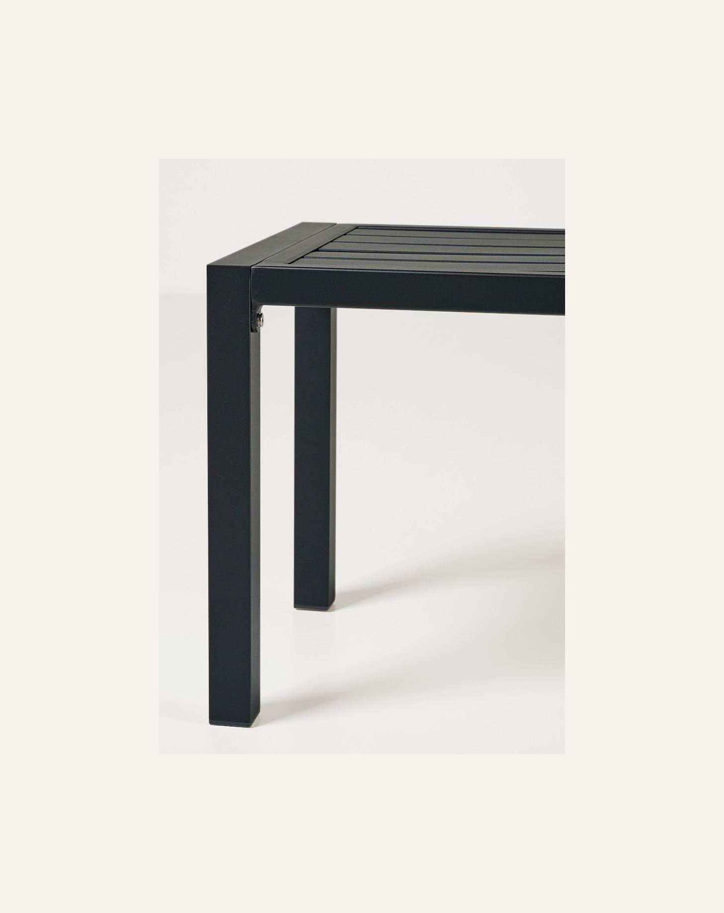 Puutarhan penkki musta - 3