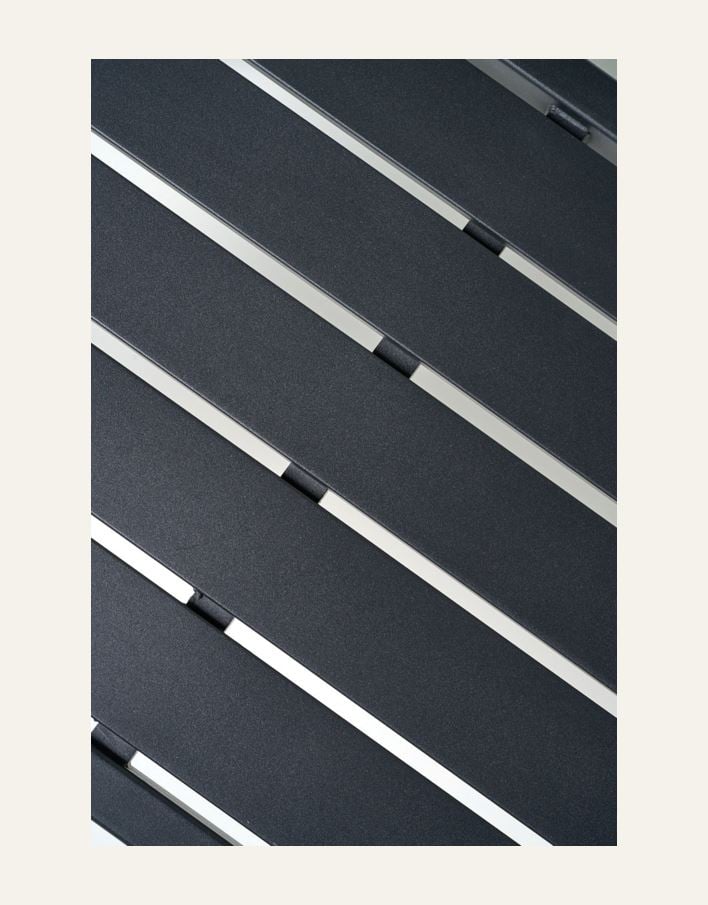 Puutarhan penkki musta - 2