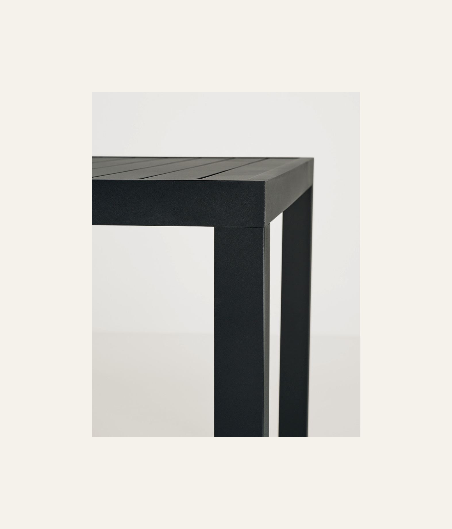 Puutarhapöytä musta - 3