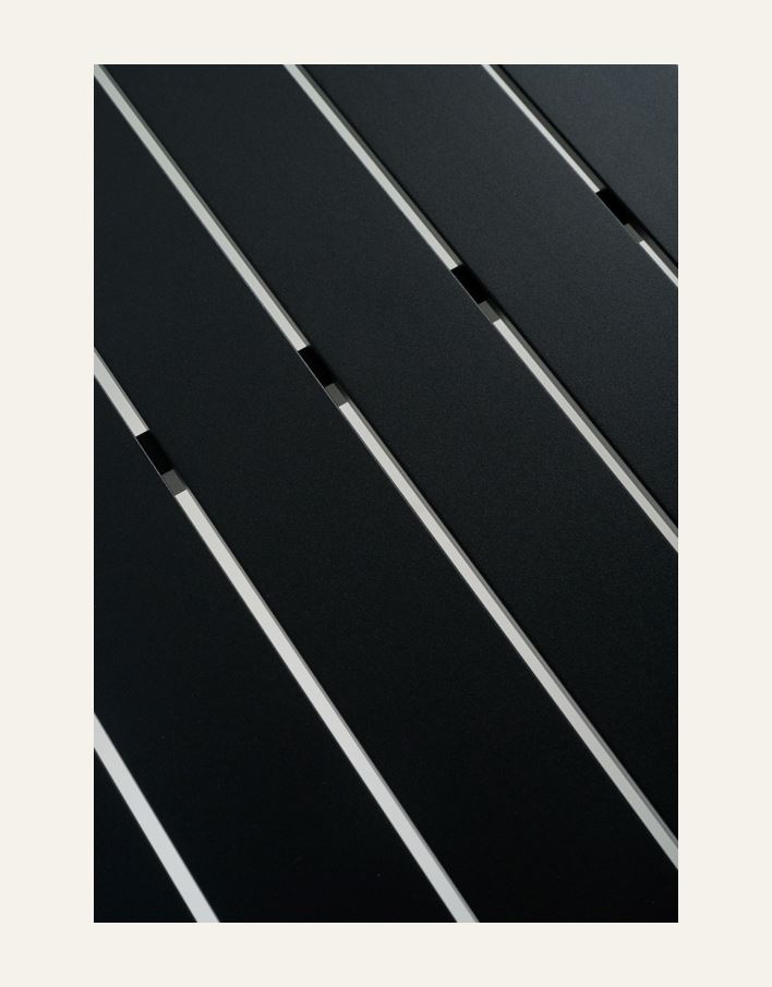 Puutarhapöytä musta - 2