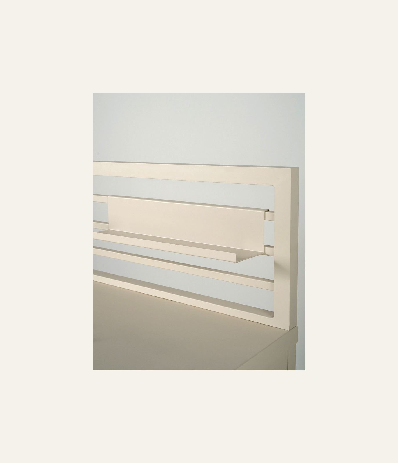 Ulkokeittiön hylly creme - 2