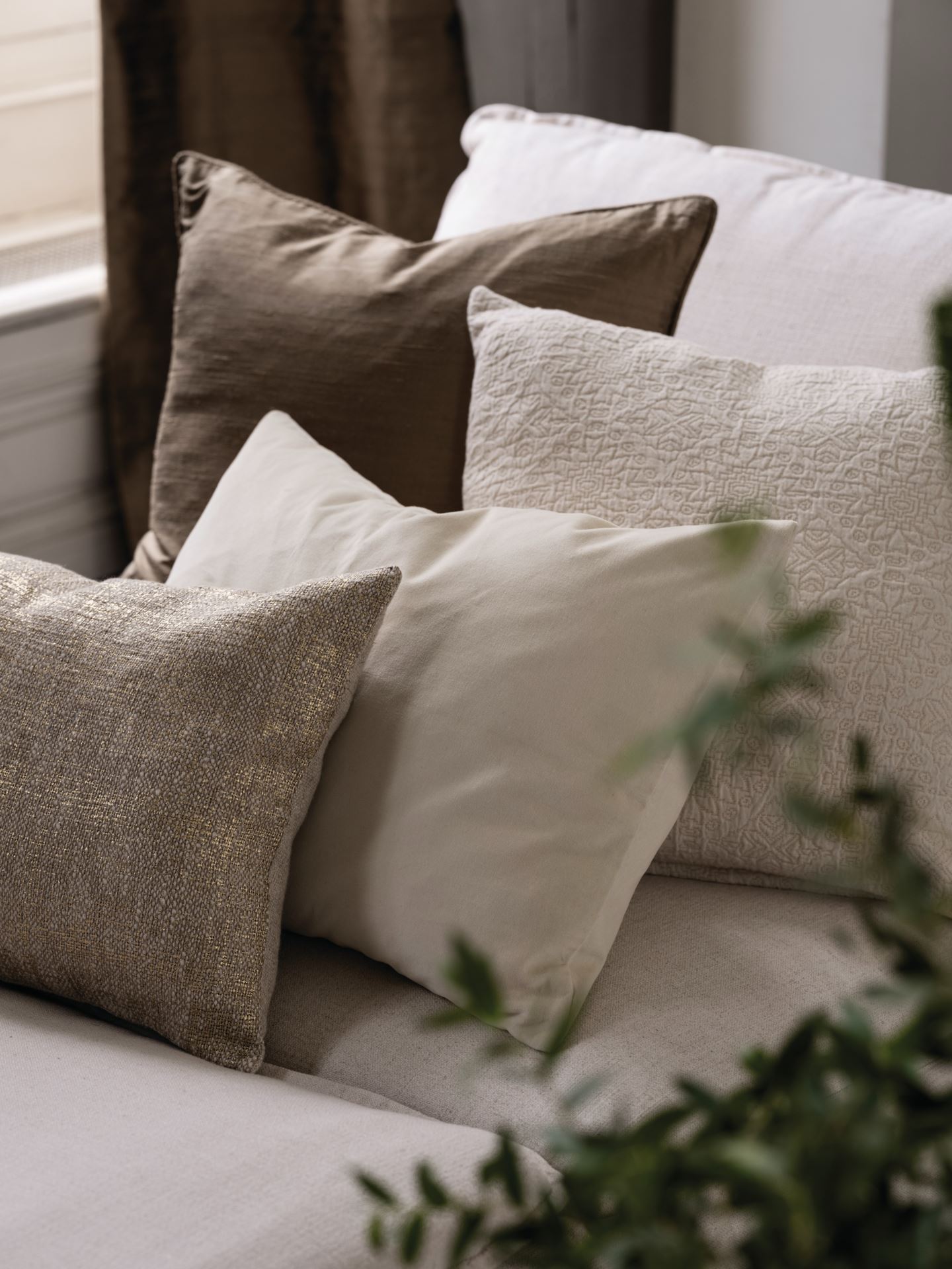 Koristetyynynpäällinen kulta - 2