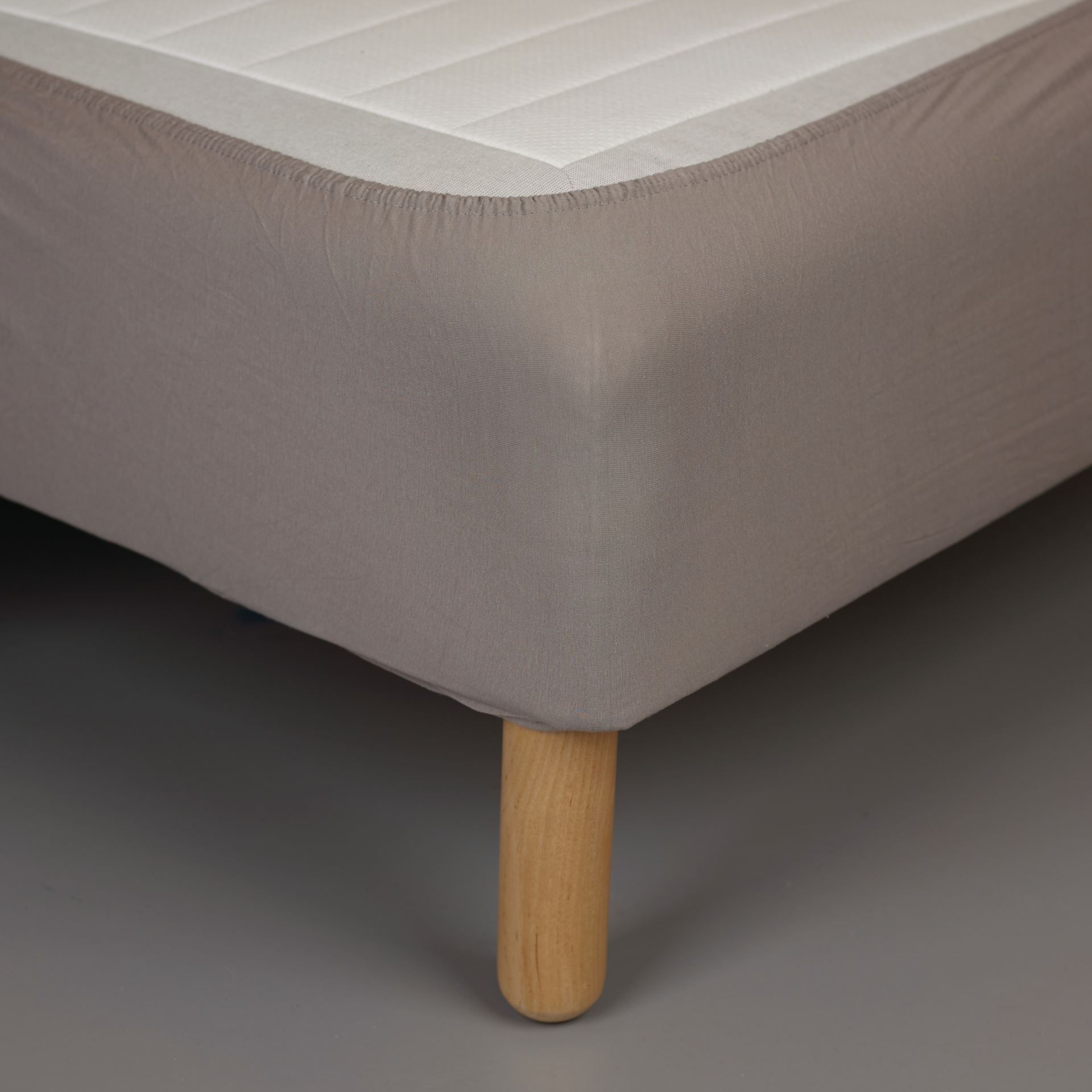 Reunasuojus harmaa - 2