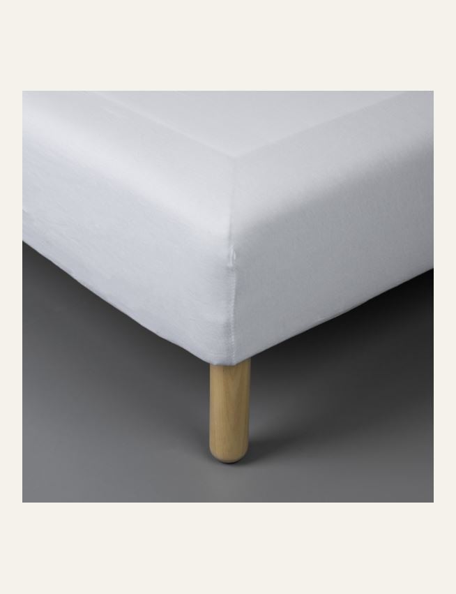 Muotoonommeltu aluslakana valkoinen - 2