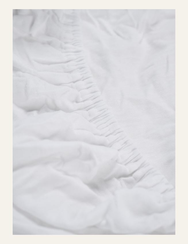 Muotoonommeltu aluslakana valkoinen - 3