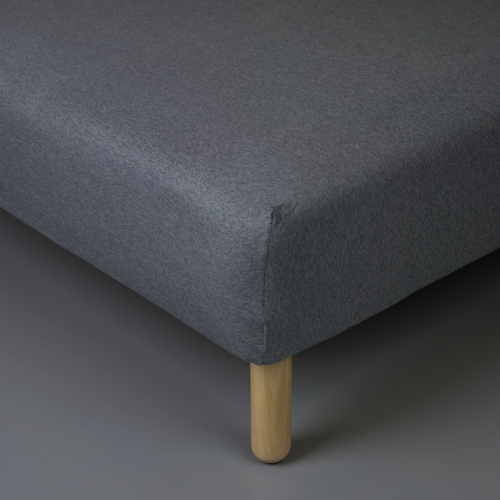 Muotoonommeltu aluslakana harmaa - 2