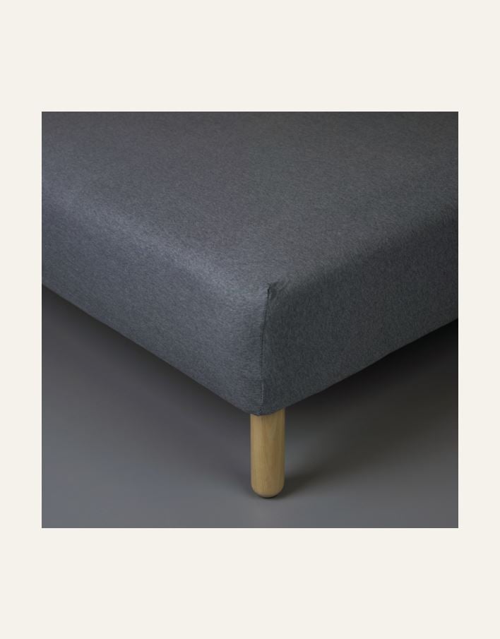 Muotoonommeltu aluslakana harmaa - 2