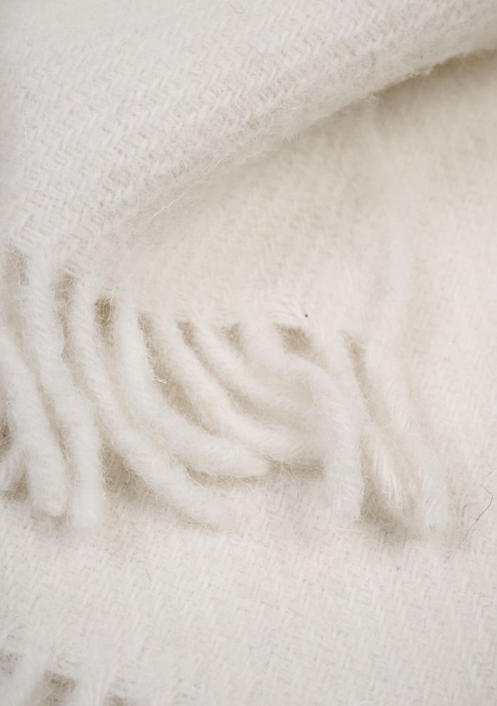 Villahuopa luonnonvalkoinen - 3