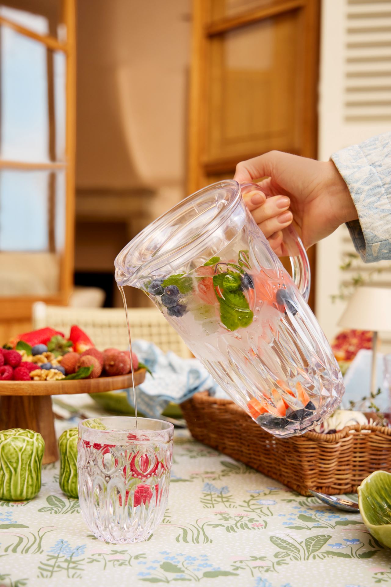 Lasi läpikuultava - 4