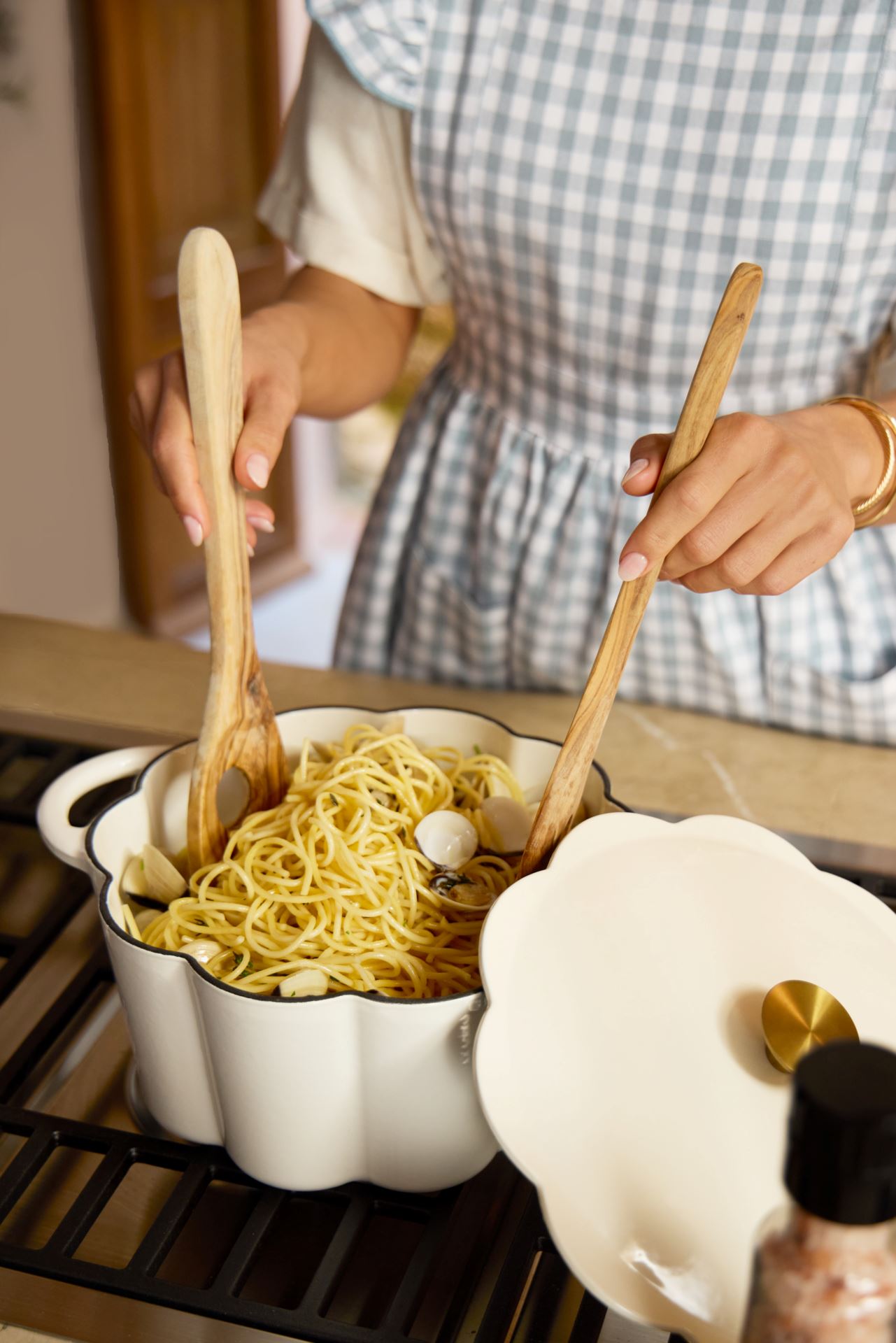 Valurautainen kattila pyöreä creme - 3