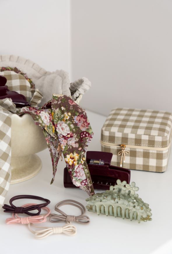 Korurasia vetoketjulla oliivinvihreä - 2