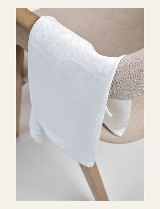 Jakardikudottu pöytäliina valkoinen - 3