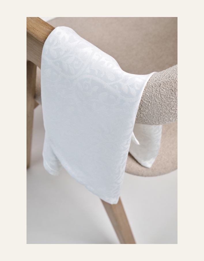 Jakardikudottu pöytäliina valkoinen - 3