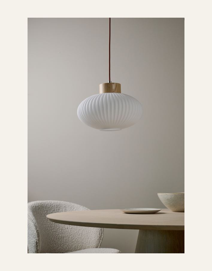 Kattovalaisin luonnonväri - 2