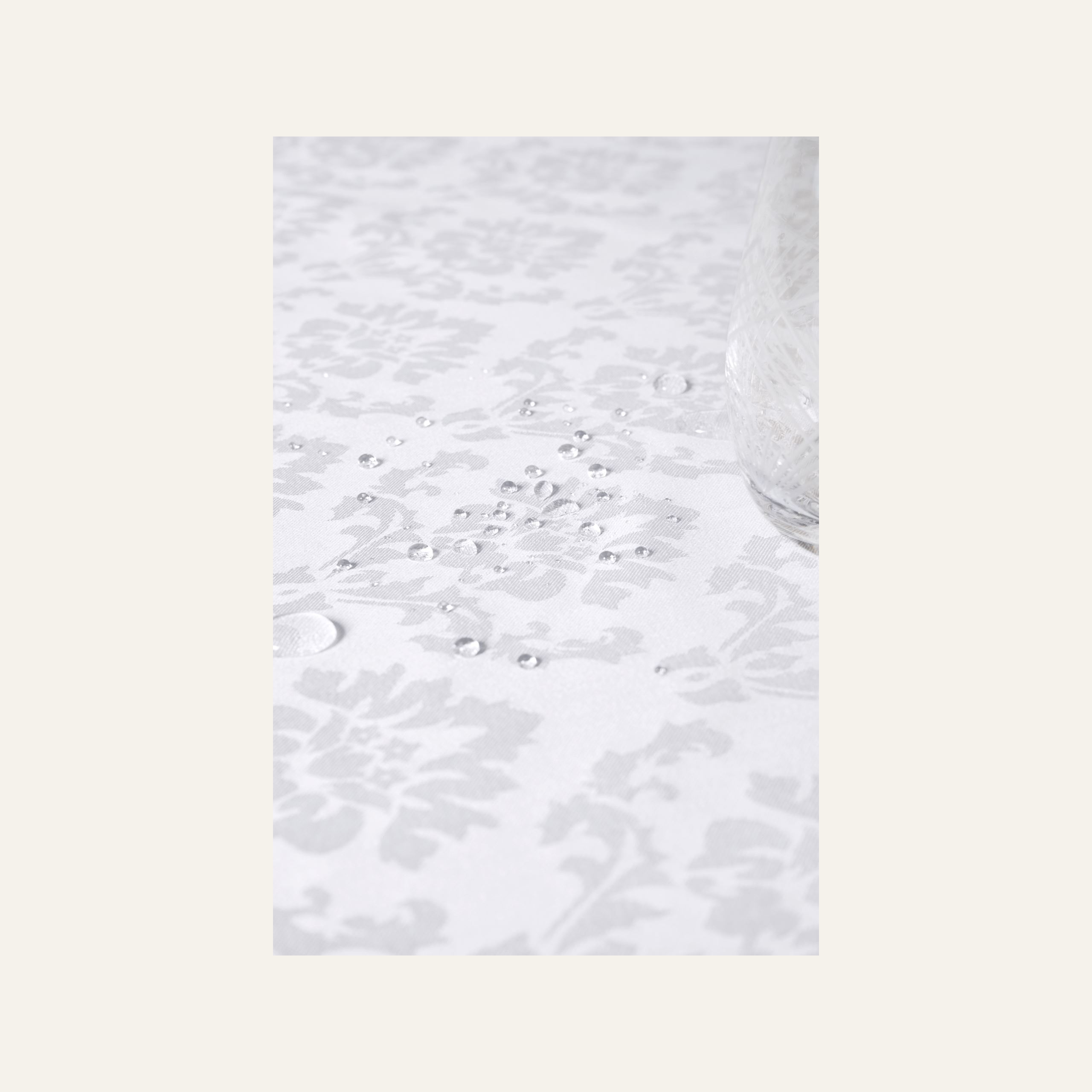 Pintakäsitelty pöytäliina valkoinen - 5