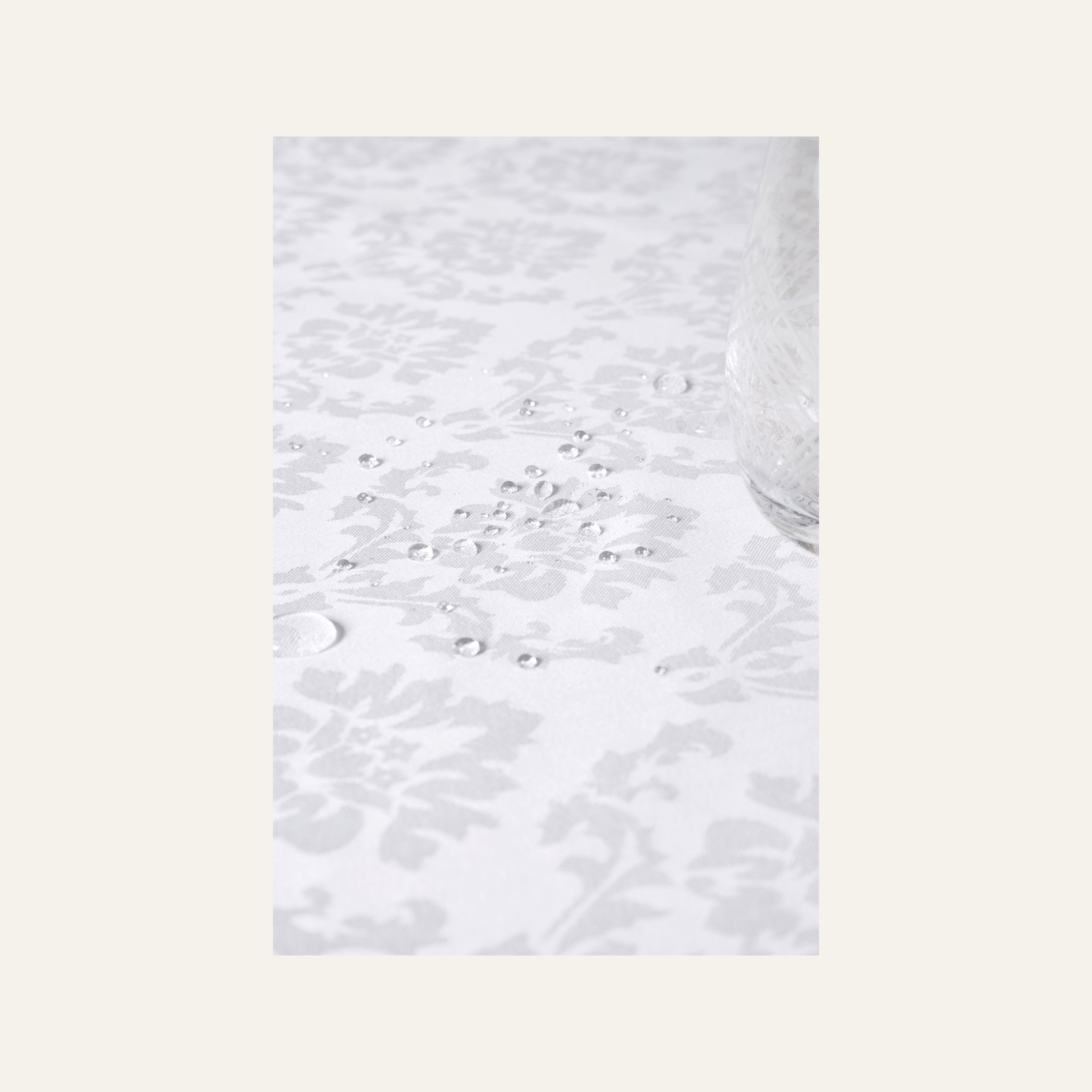 Pintakäsitelty pöytäliina valkoinen - 5