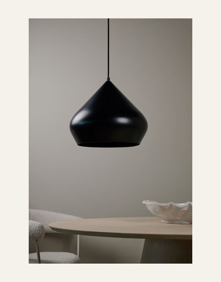 Kattovalaisin musta - 2