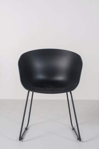 Forms & Objects Beck ruokapöydän tuoli musta