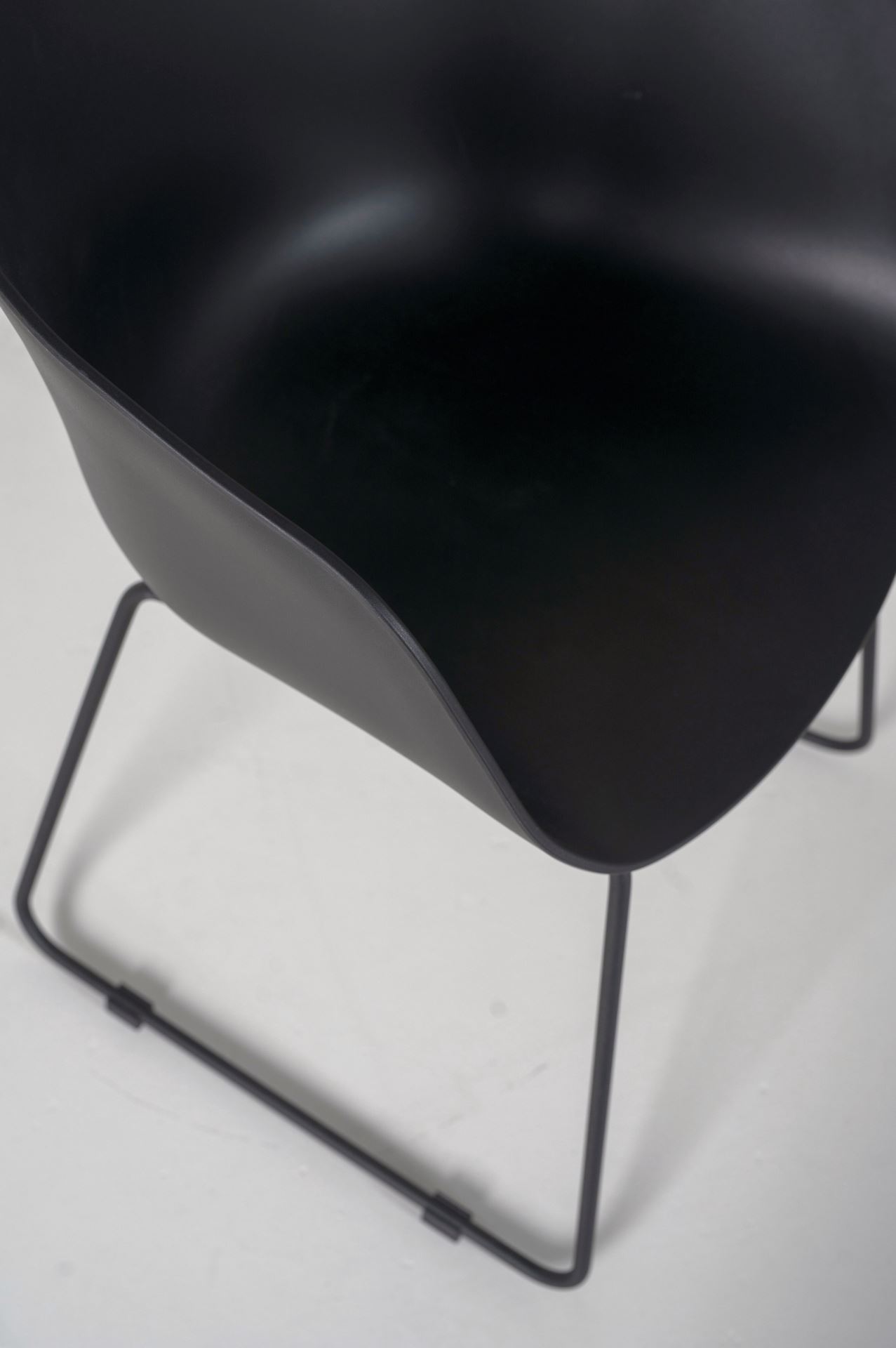 Ruokapöydän tuoli musta - 2