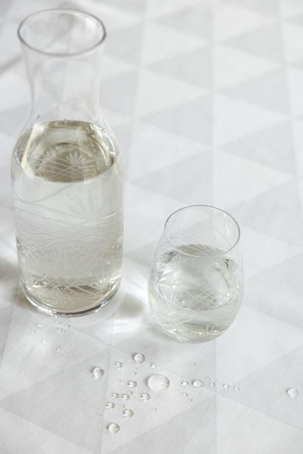 Vesilasi läpikuultava - 5