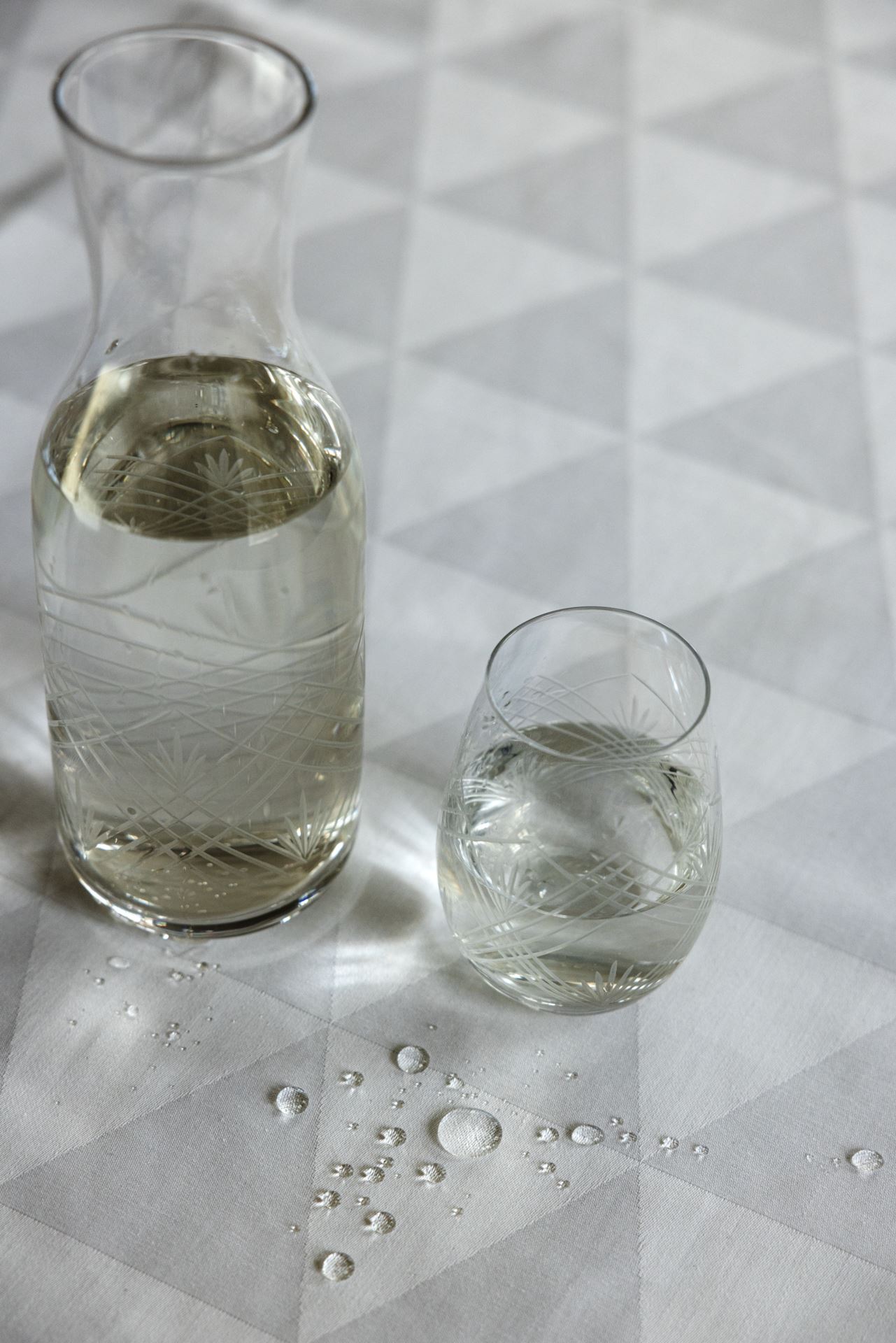 Vesilasi läpikuultava - 5