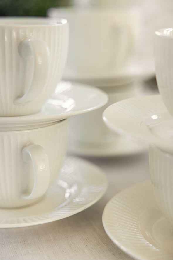 Kuppi aluslautasella valkoinen - 2