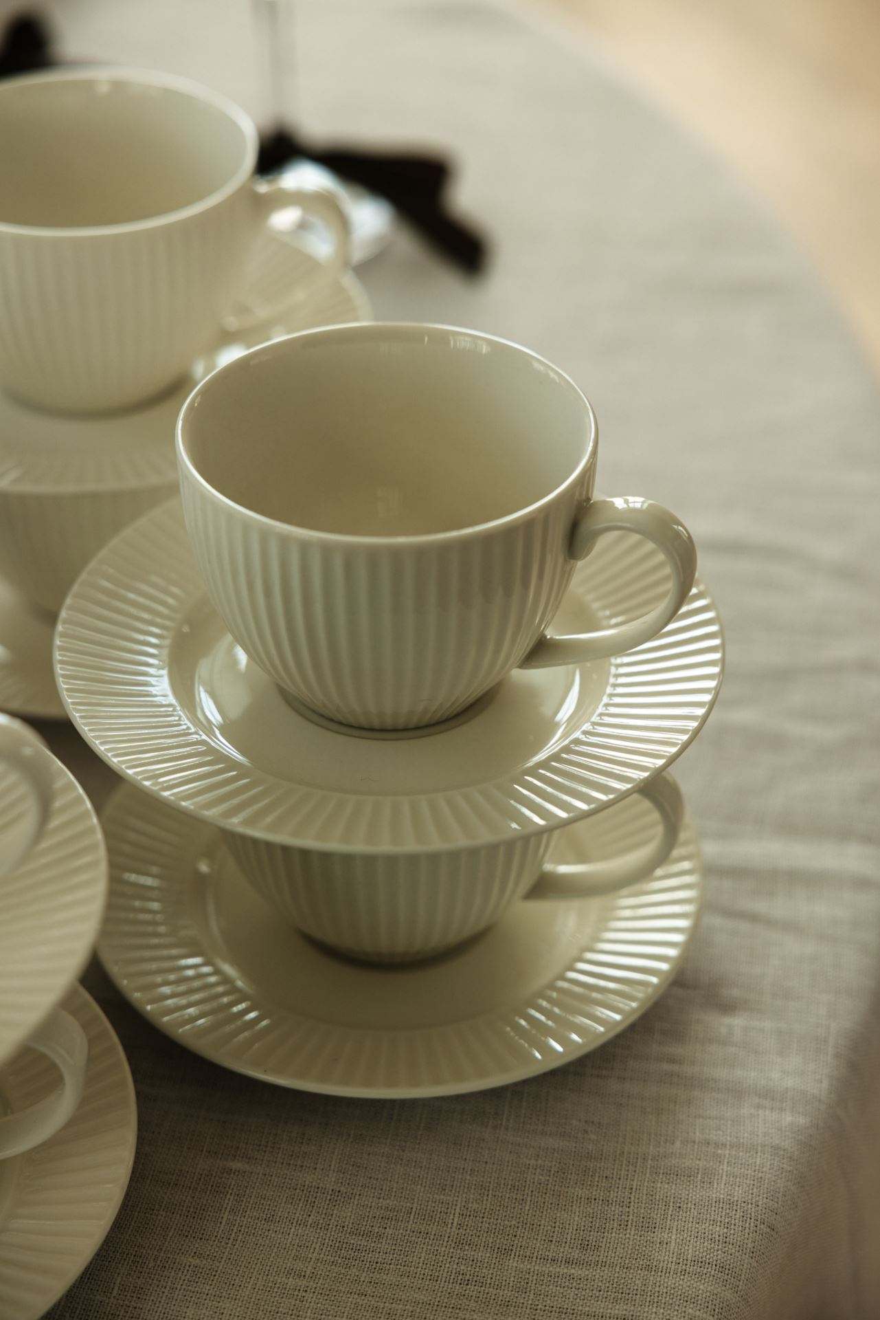 Kuppi aluslautasella valkoinen - 4