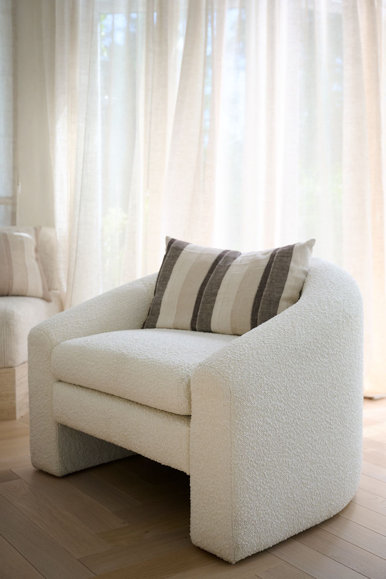 Lepotuoli valkoinen - 5