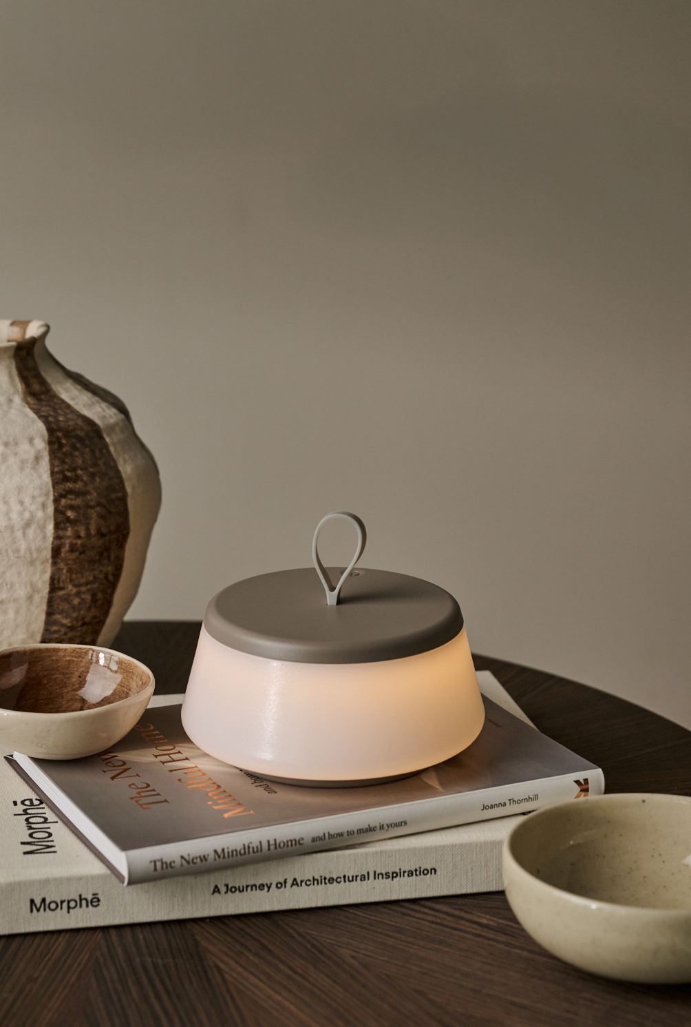 Ladattava pöytävalaisin harmaanruskea - 2