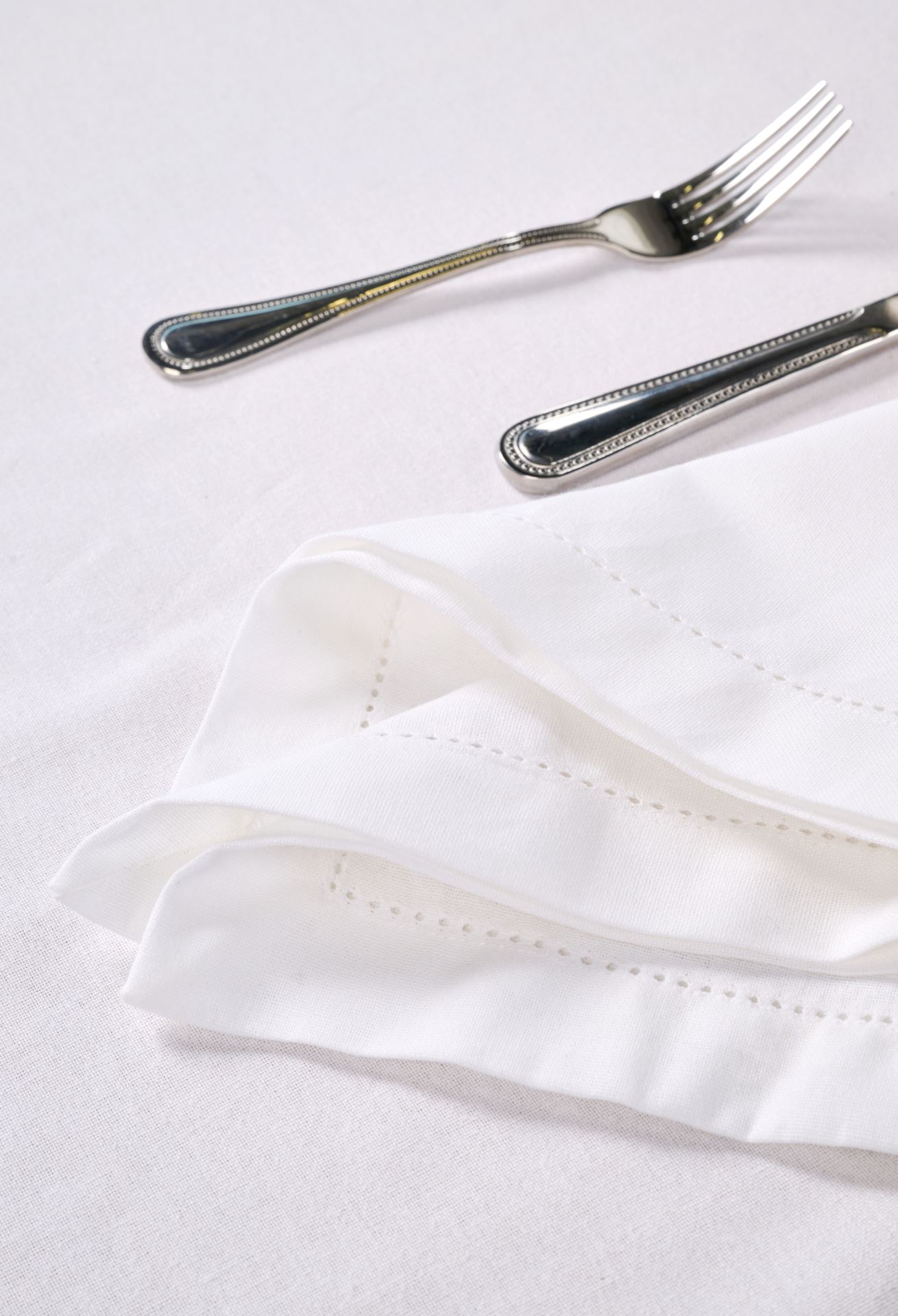 Pöytäliina valkoinen - 6