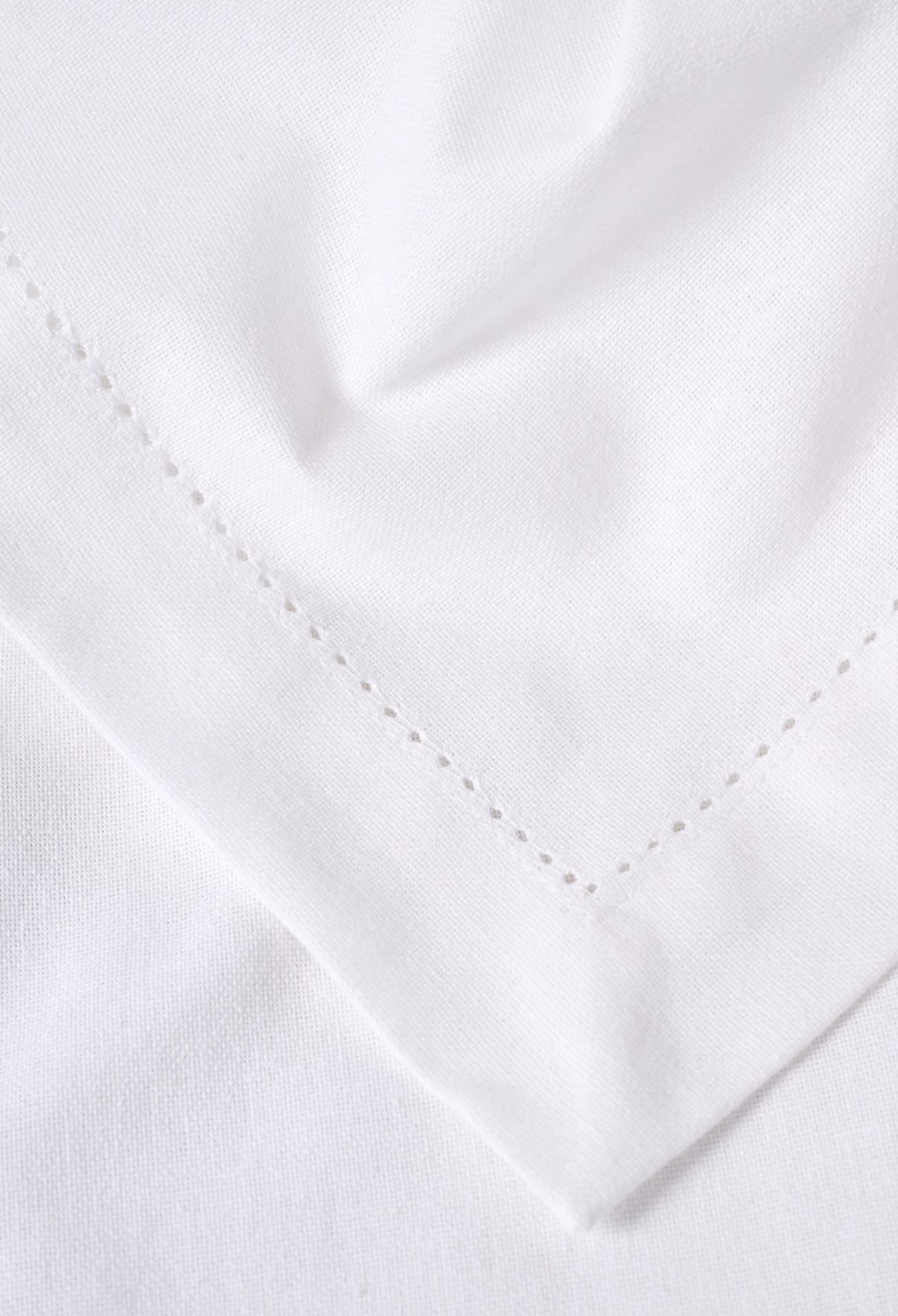 Pöytäliina valkoinen - 3