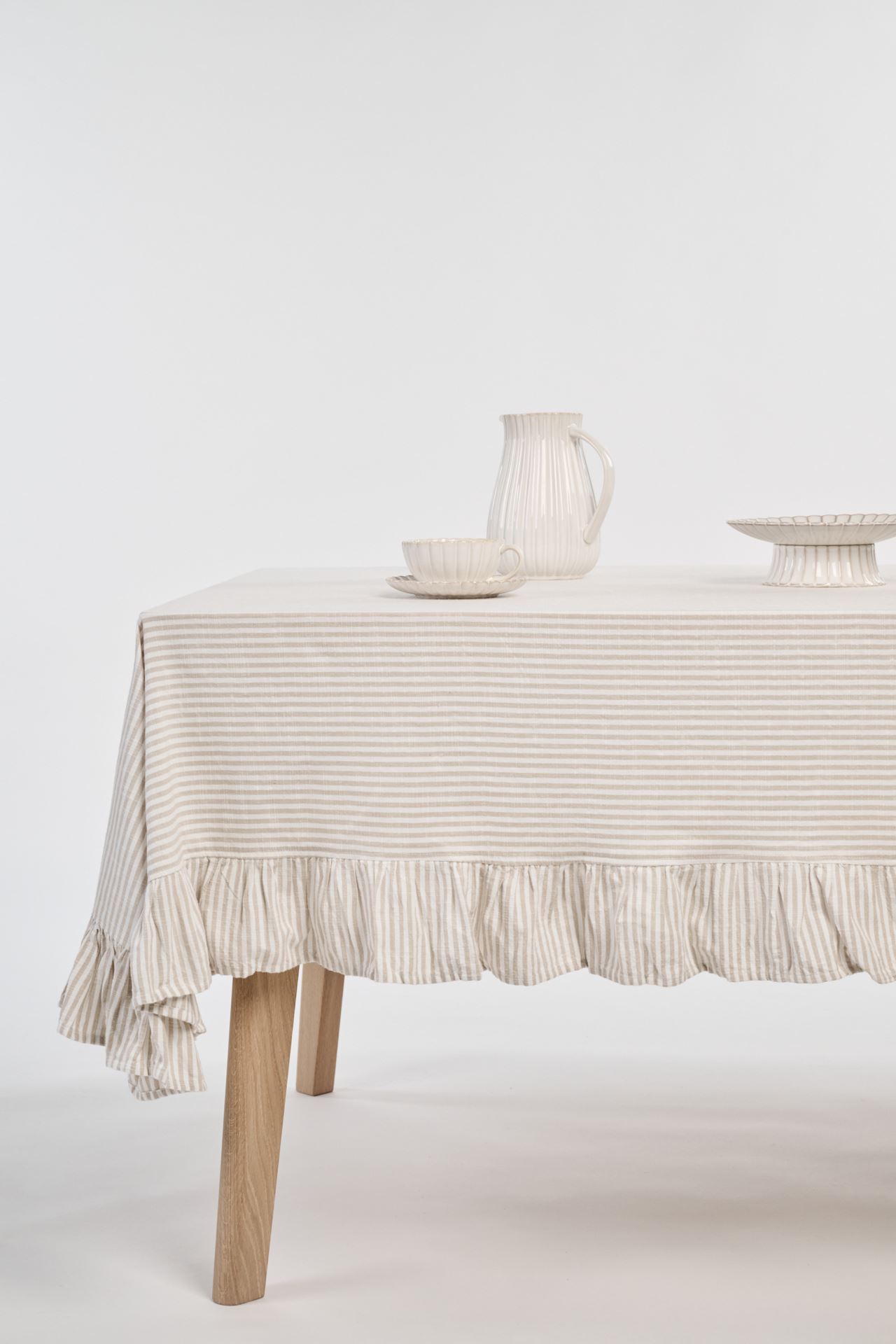 Pöytäliina beige - 140x250 cm beige - 1