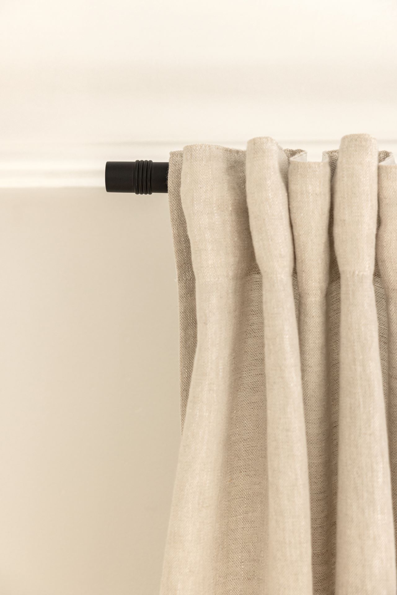 Päätykappale, 2 kpl musta - 2