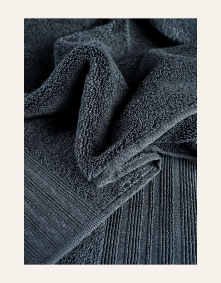 Pyyhe tummansininen - 5