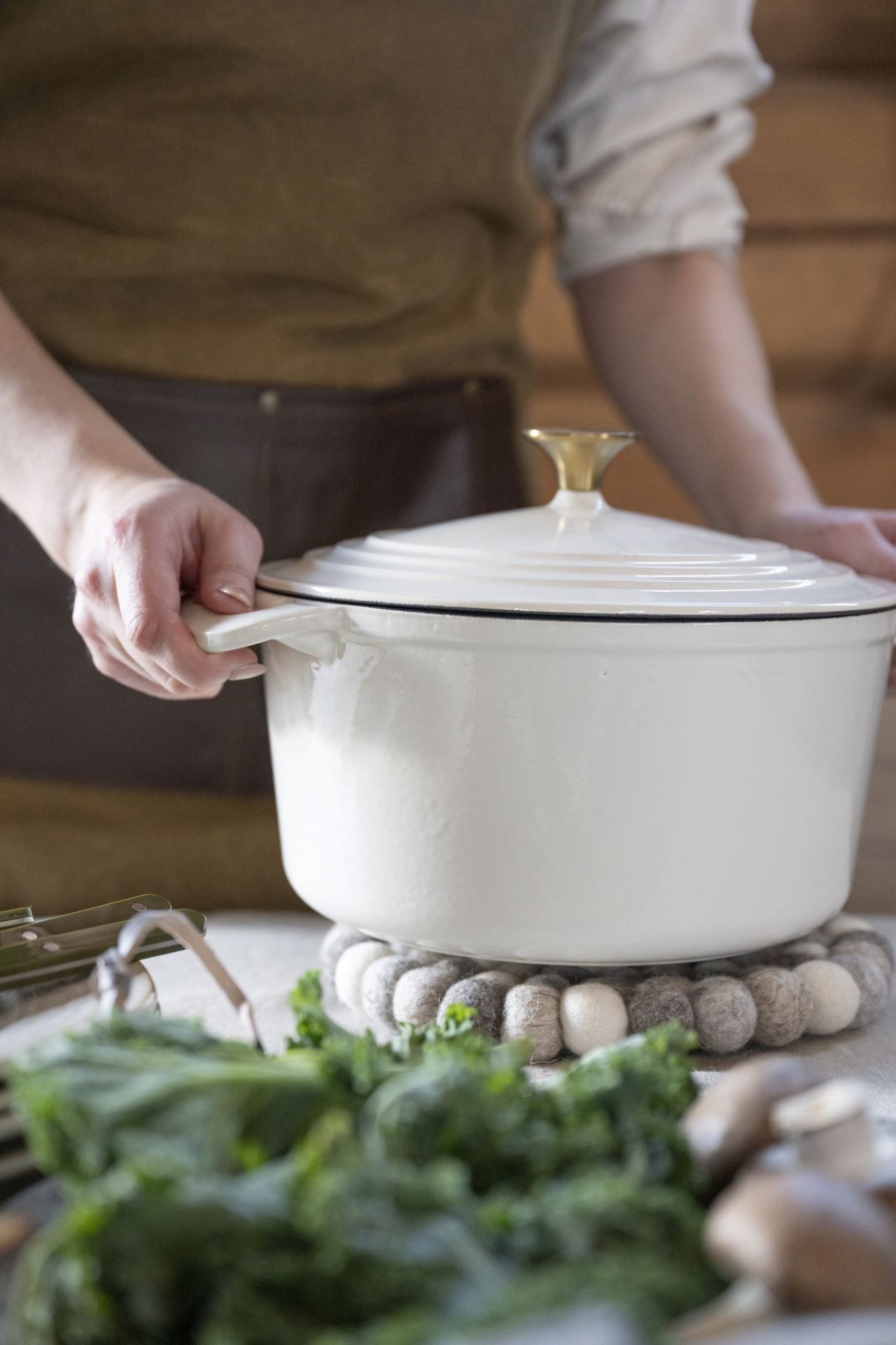 Valurautainen kattila pyöreä creme - 2