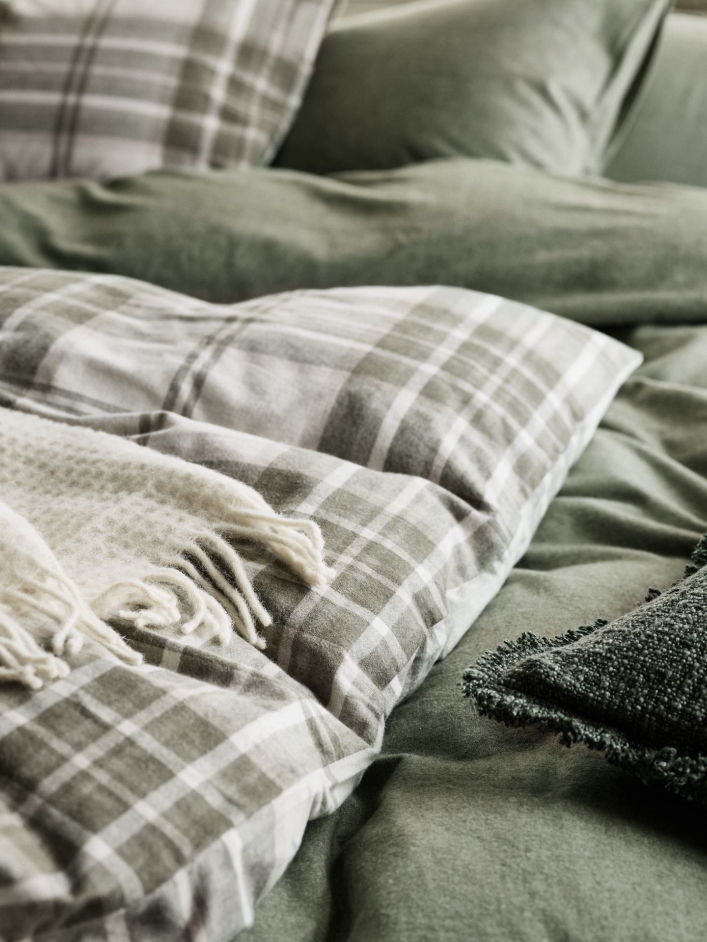 Pussilakanasetti lankavärjättyä flanellia oliivinvihreä - 2