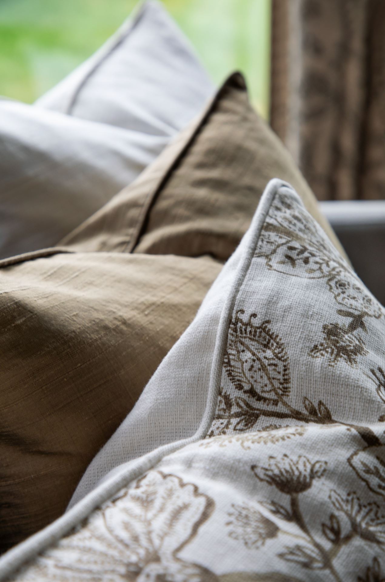 Koristetyynynpäällinen kulta - 6