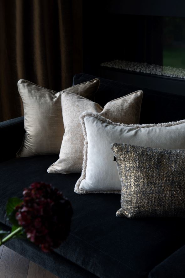 Koristetyynynpäällinen valkoinen - 2