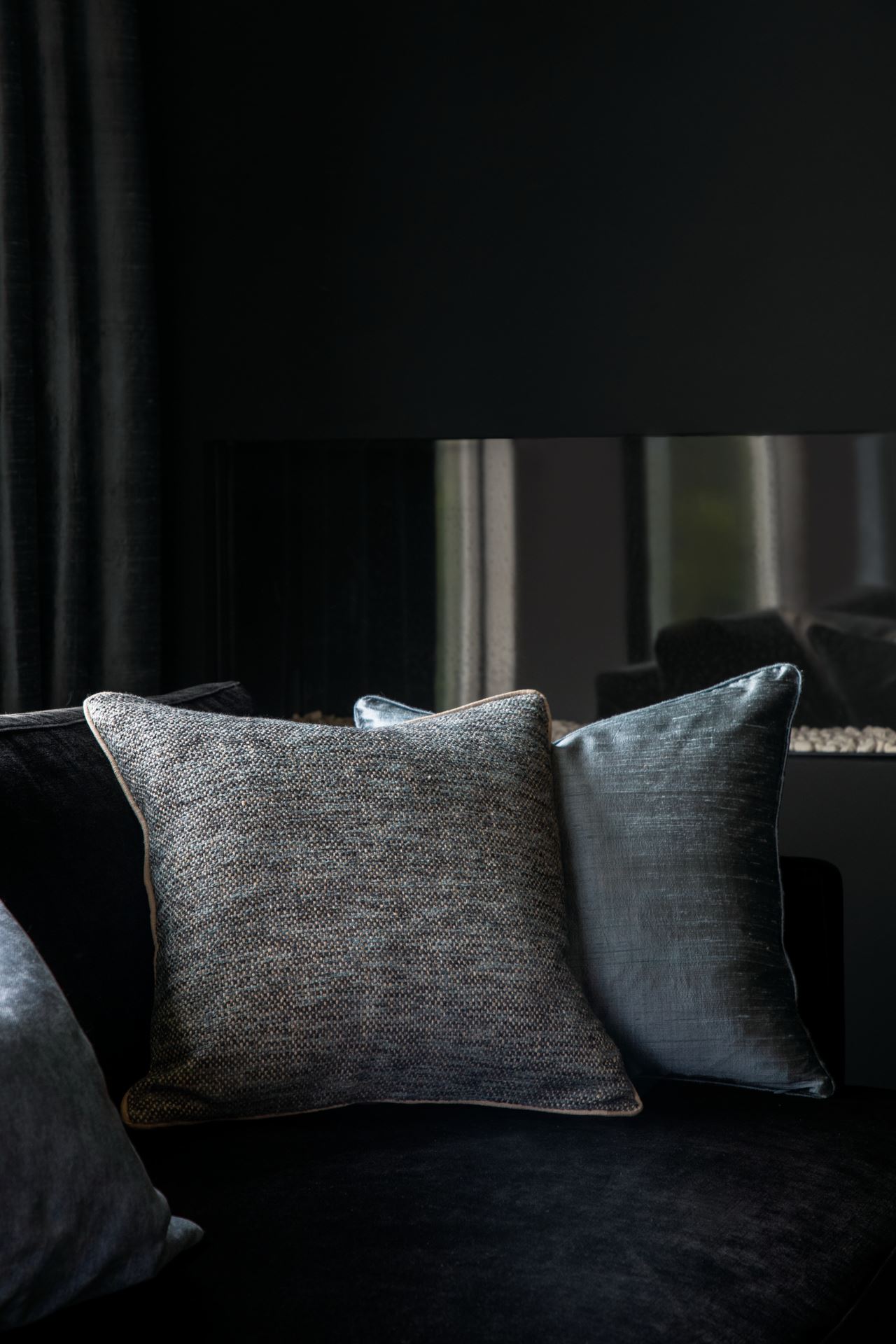 Koristetyynynpäällinen sumuinen sininen - 3